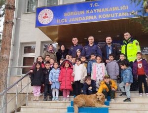 Yeşilyurt Ana Okulu Öğrencilerinden Jandarmaya Nezaket Ziyareti