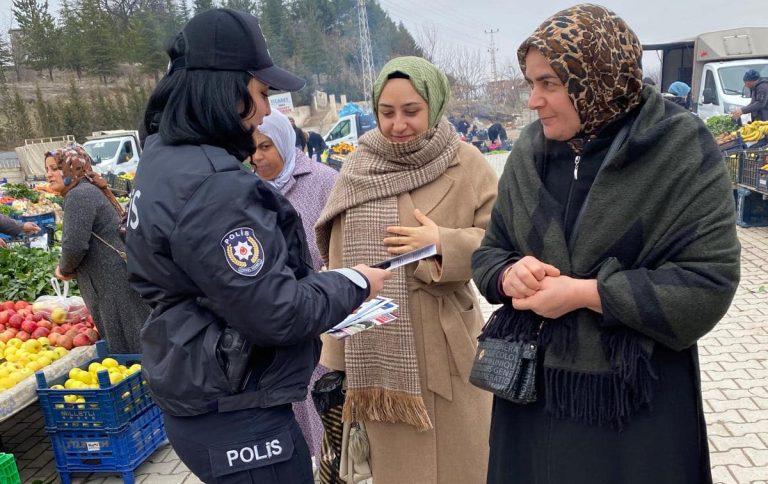 Aydıncık İlçe Emniyet Amirliği’nden Vatandaşlara Bilgilendirme Çalışması