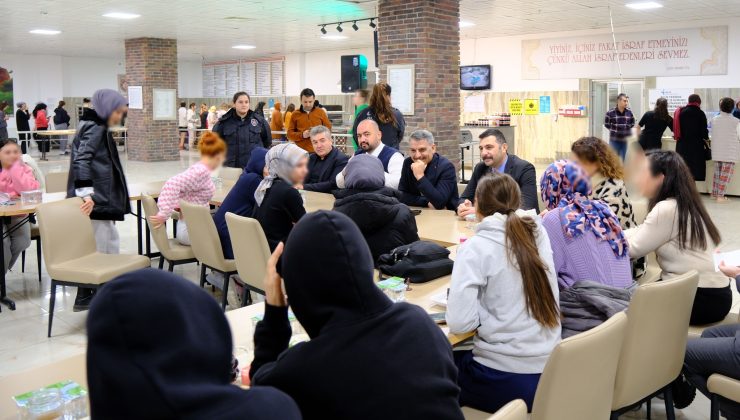 Vali Özkan, Yozgat Bozok Üniversitesi Öğrencileriyle Bir Araya Gelerek Sorunlarını Dinledi