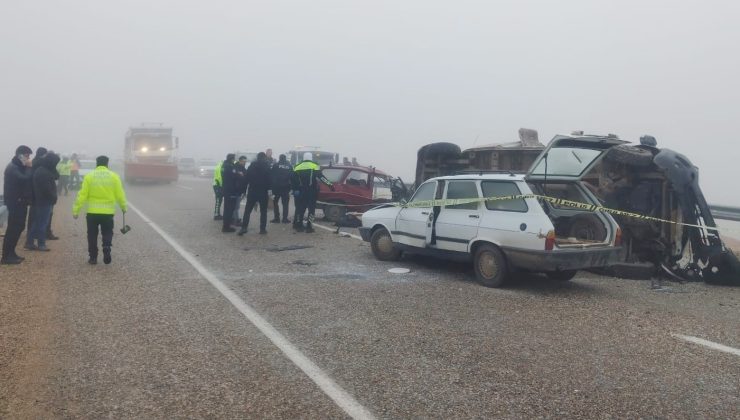 Sis ve Buzlanma Kazaya Sebep Oldu: 3 Ölü, 18 Yaralı