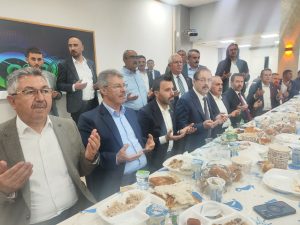 Boğazlıyan Belediyesi Düğün Salonu’nda AK Parti İlçe Teşkilatının düzenlediği iftar