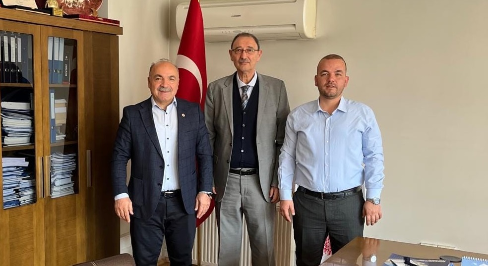 Uzunlu Kasabası Belediye Başkanı Mustafa Uçar ve Yenipazar Kasabası Belediye