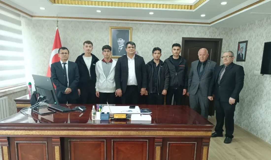 Romanya’da Erasmus+ projesi kapsamında eğitim alan Akşemsettin MTAL öğrencileri, kazandıkları