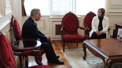 Aydıncık Kadın Girişimi Kooperatifi Başkanı Nimet Türker, Yozgat Valisi Mehmet