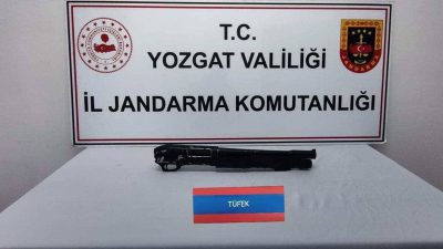 Yozgat'ta jandarma ekipleri, ruhsatsız av tüfeğiyle gerçekleştirdiği operasyonda, şüpheli (R.S.)'yi