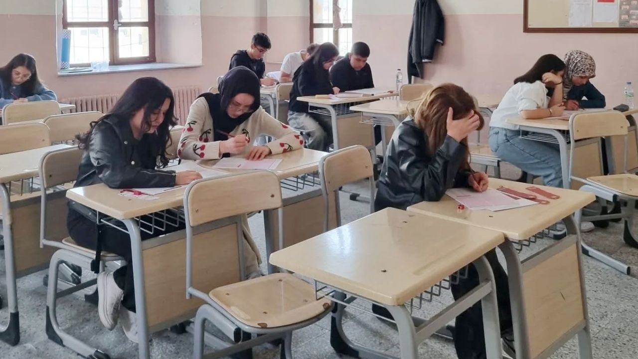 Yozgat'ta TÜGVA ve İl Milli Eğitim Müdürlüğü işbirliğiyle düzenlenen Türkiye