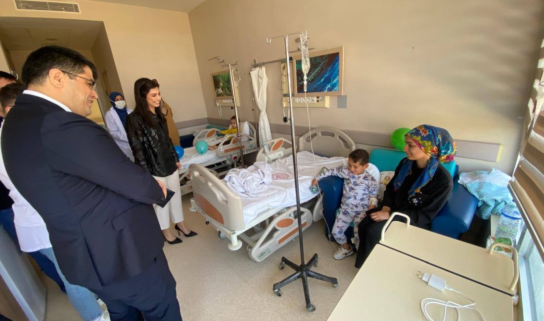 Akdağmadeni Kaymakamı Cafer Kaymakçı ve eşi Ümmühan Hanım, 23 Nisan