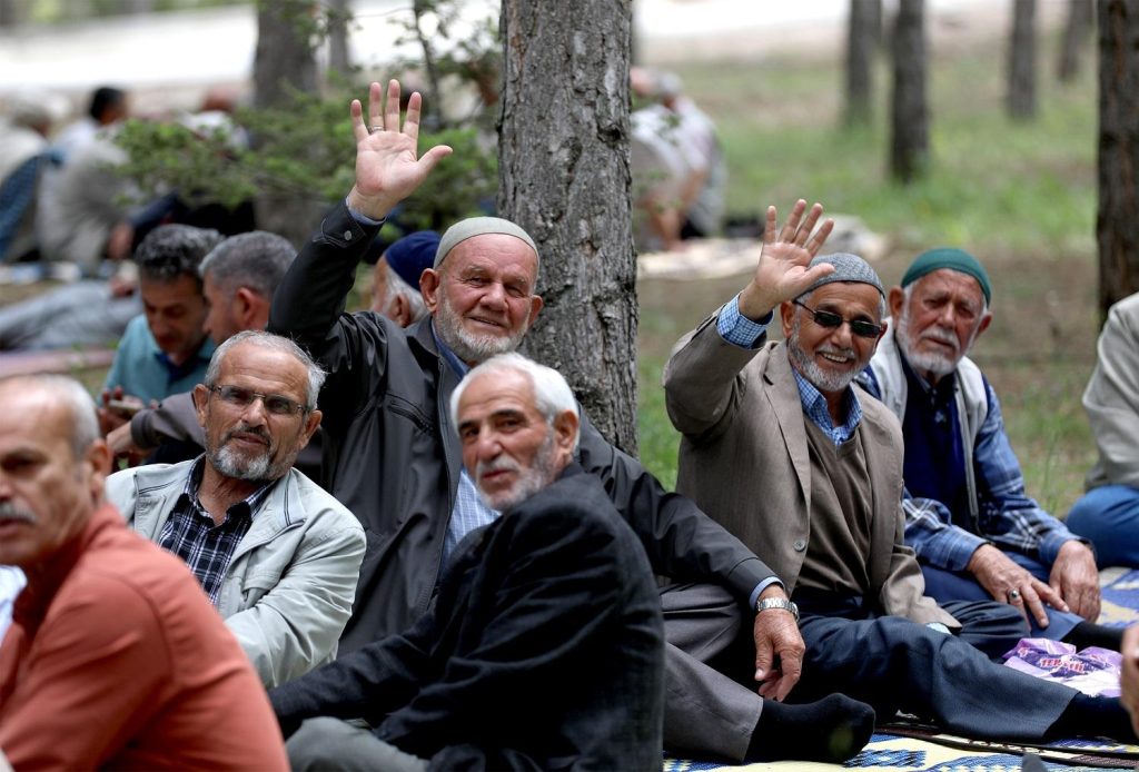 EYT’lilere Yeni Umut: Erken Emeklilik İmkanı! Sosyal Güvenlik Kurumu (SGK), emeklilikte yaşa takılan (EYT) vatandaşlara yönelik