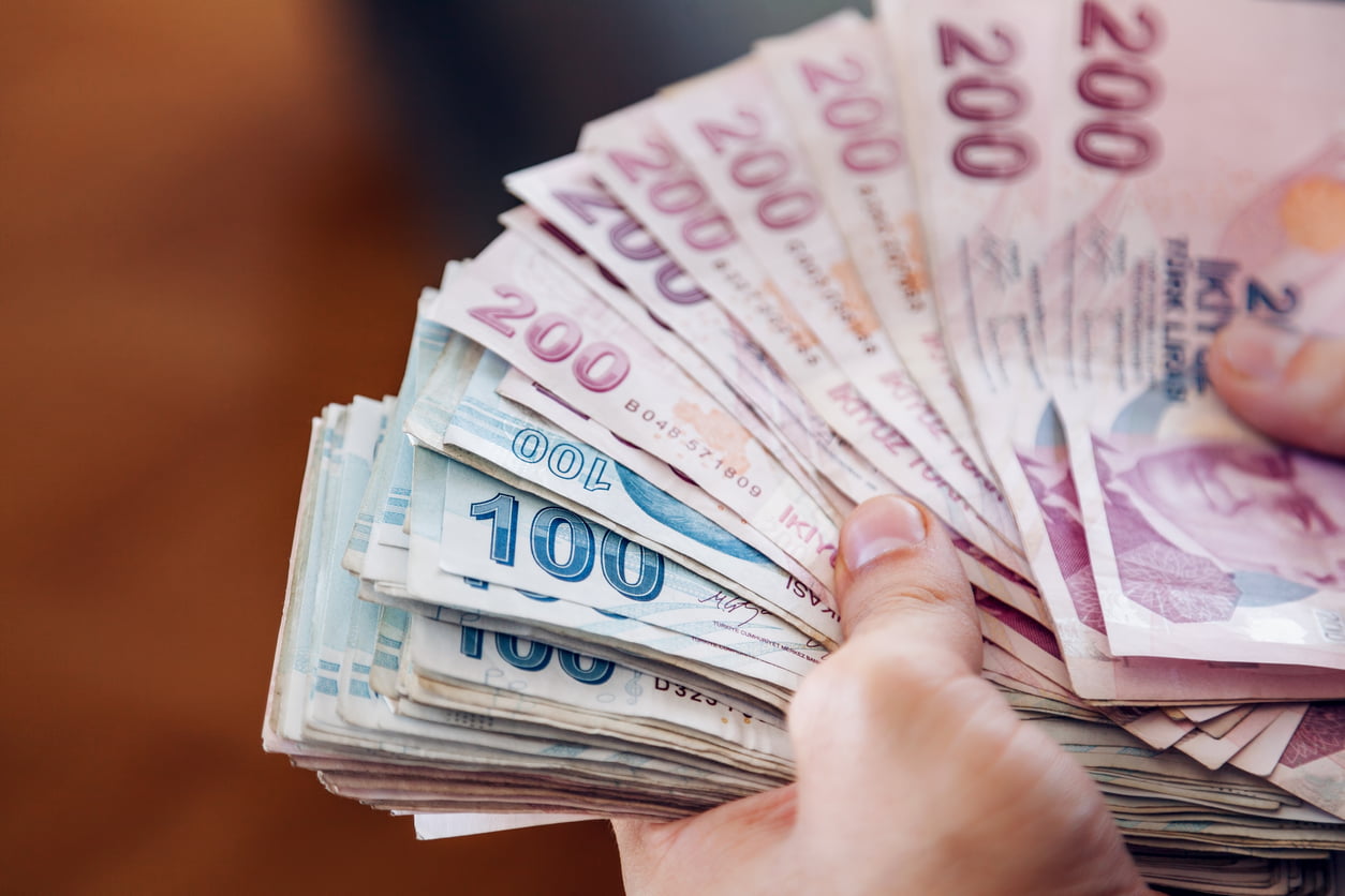 Türkiye Cumhuriyet Merkez Bankası, yıl sonu enflasyon raporunda beklentileri yukarı