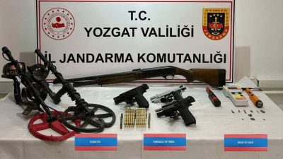 Şefaatli’de düzenlenen operasyonda tarihi eser niteliği taşıyan sikkeler, objeler ve