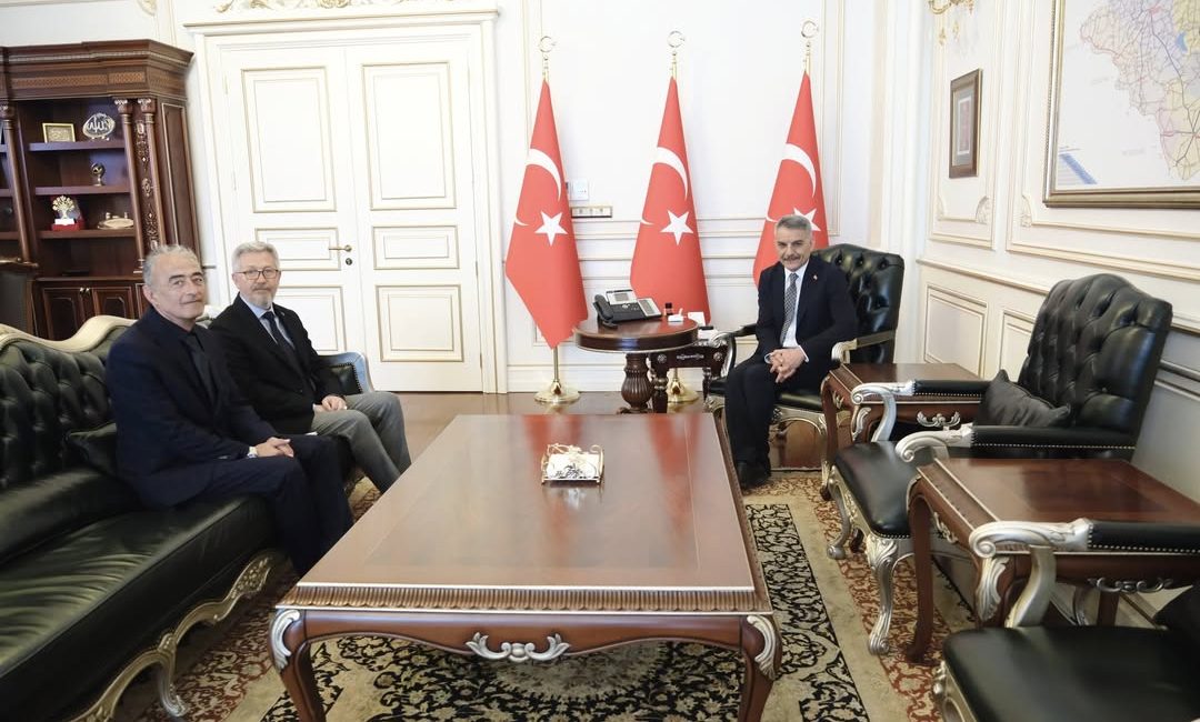 AYÇ Okulları sahibi Ahmet Fahri Yaşar, Yozgat Valisi Mehmet Ali