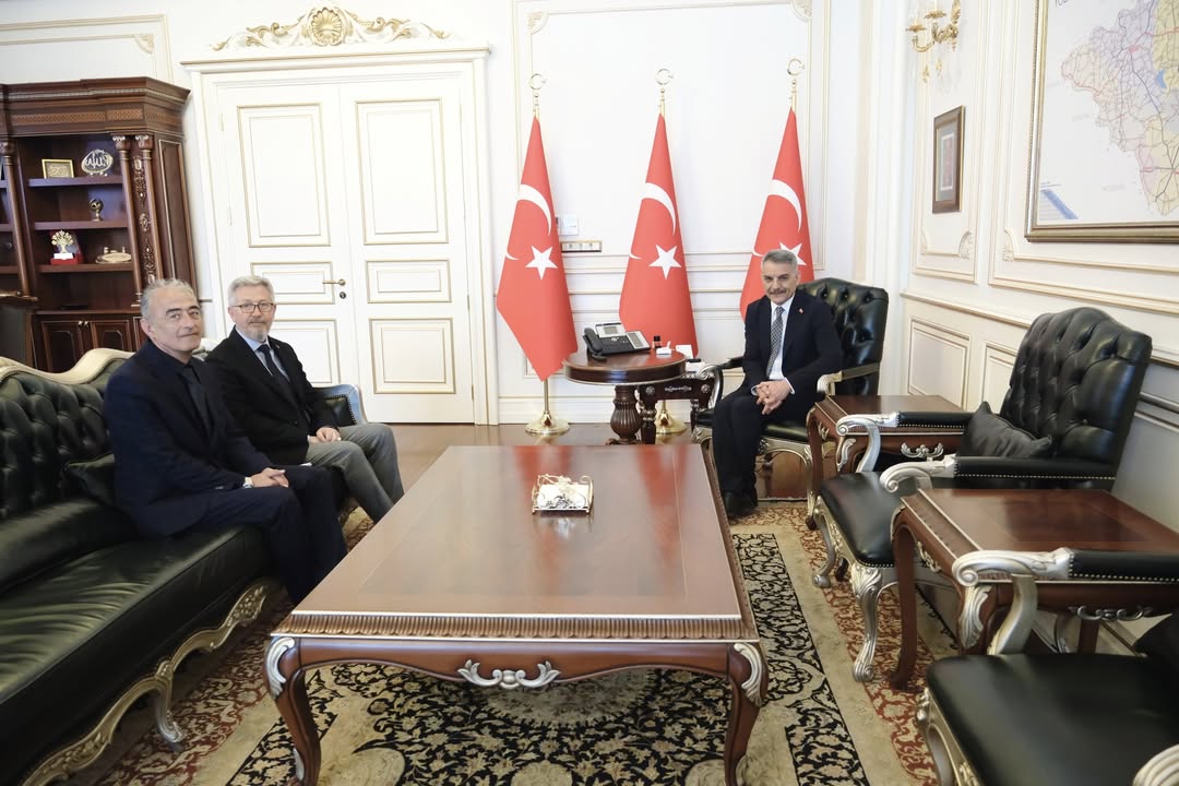 AYÇ Okulları sahibi Ahmet Fahri Yaşar, Yozgat Valisi Mehmet Ali
