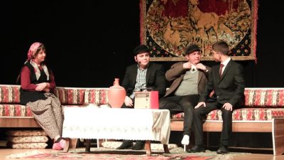 Yozgat Valisi Mehmet Ali Özkan, Liseler Arası Tiyatro Festivali'nin finalinde