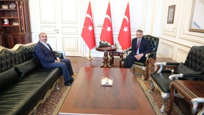 Dedefakılı Belde Belediye Başkanı Haydar Coşkun, Yozgat Valisi Mehmet Ali