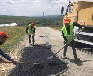 Yozgat Merkeze bağlı Erkekli köy yolunda İl Özel İdaresi ekipleri