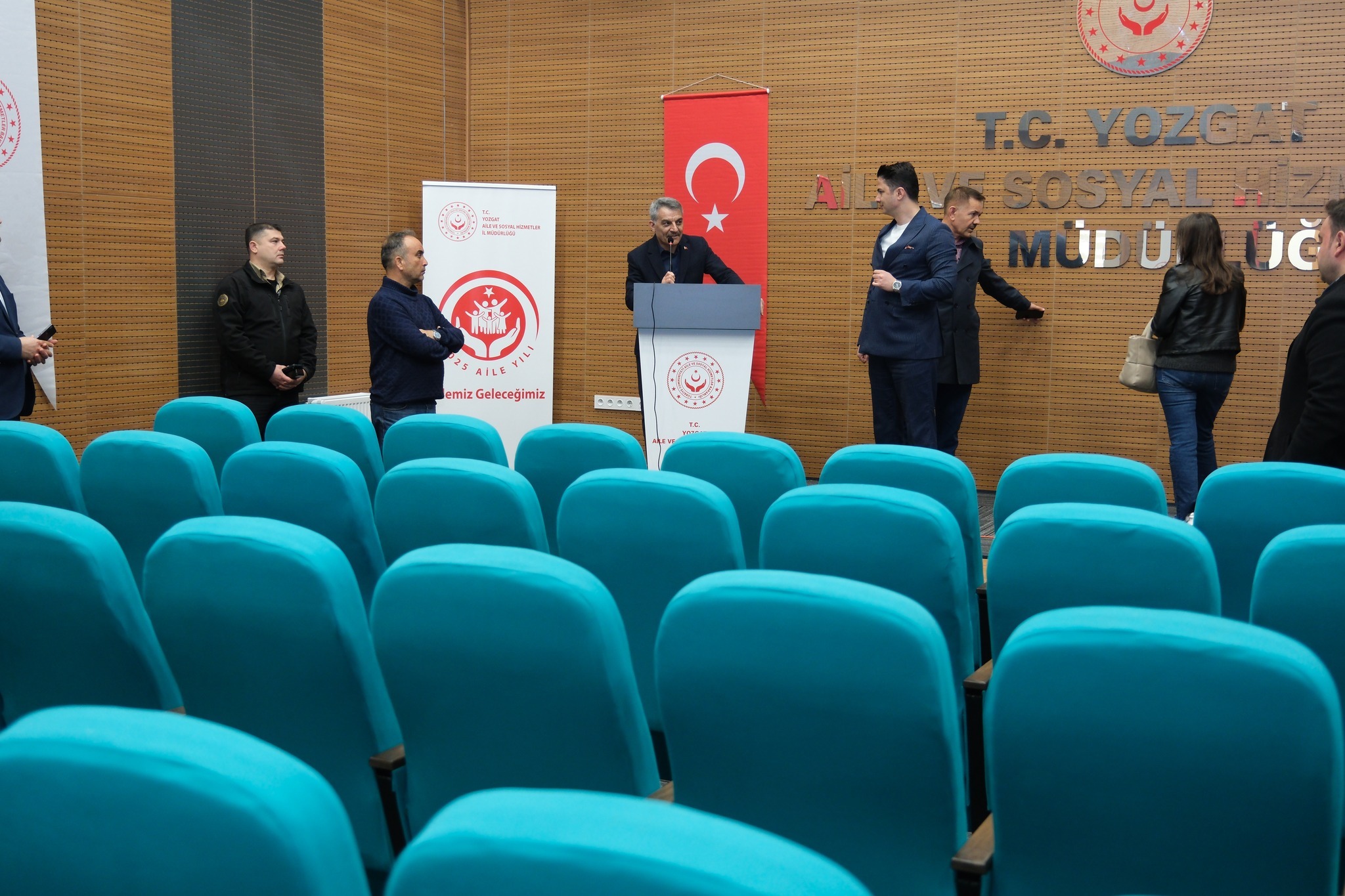 Yozgat Valisi Mehmet Ali Özkan, hizmete açılan Aile ve Sosyal