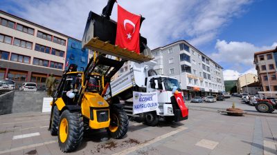 Akdağmadeni Belediyesi, vatandaşlara daha kaliteli hizmet sunmak amacıyla araç parkına