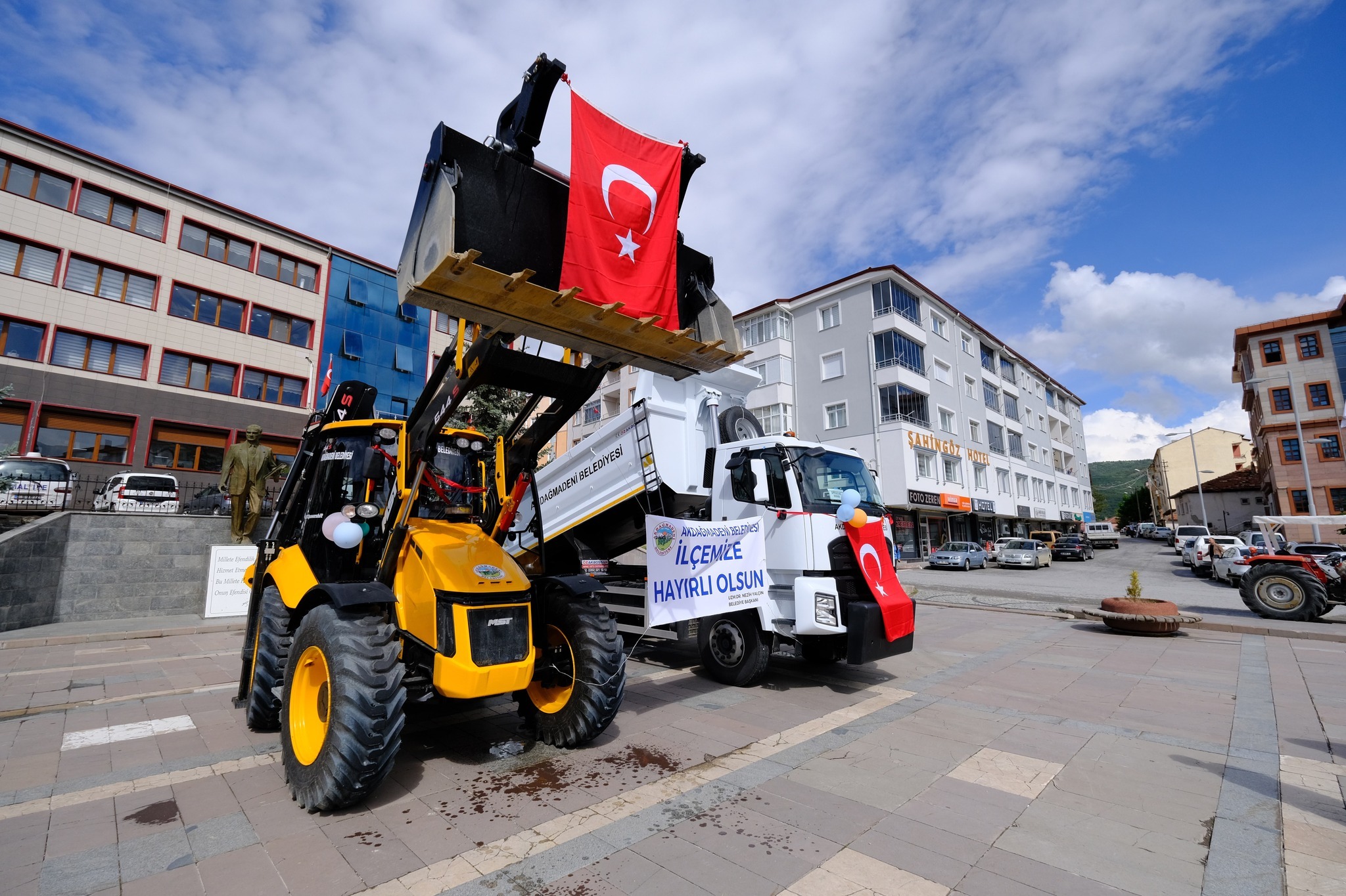 Akdağmadeni Belediyesi, vatandaşlara daha kaliteli hizmet sunmak amacıyla araç parkına