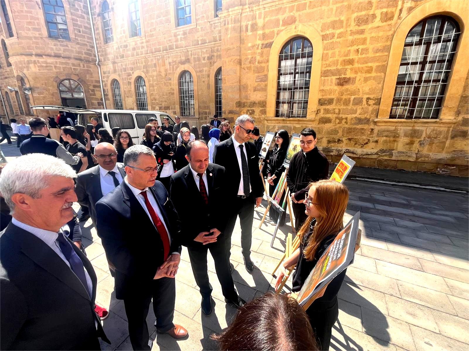 20 Mayıs Dünya Arı Günü dolayısıyla Yozgat Lisesi’nde düzenlenen "Arı