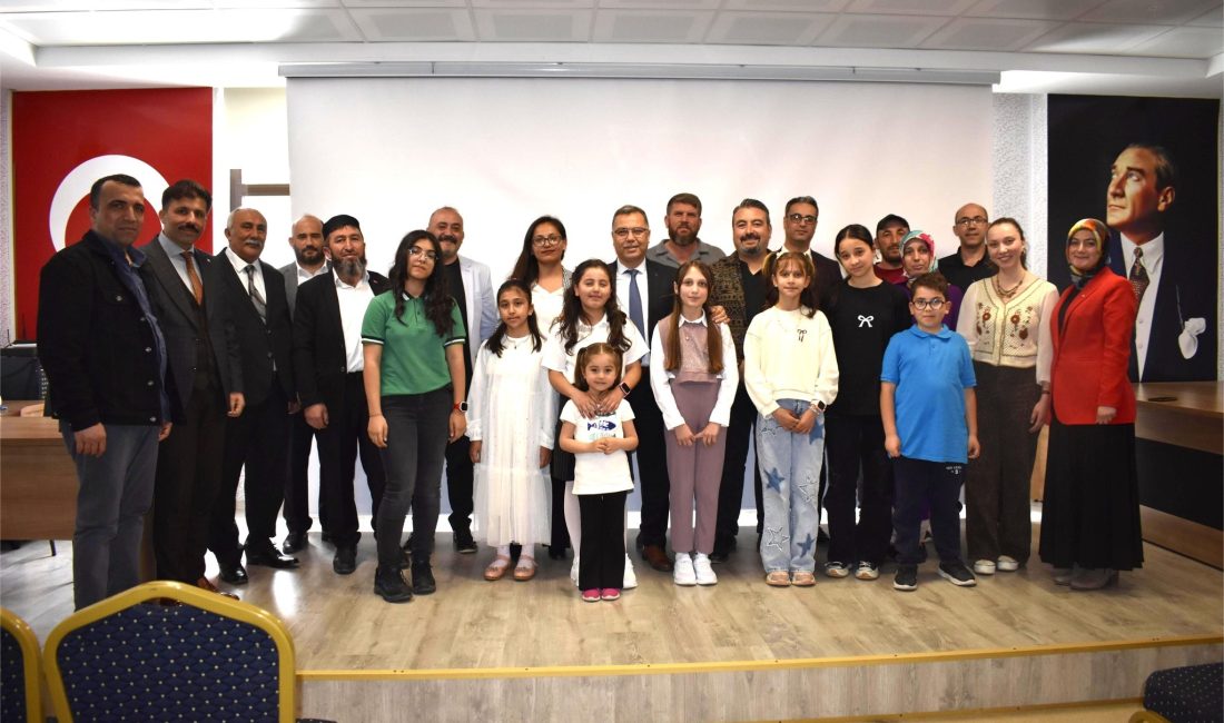 23 Nisan temalı şiir yarışmasında dereceye giren ilkokul ve ortaokul