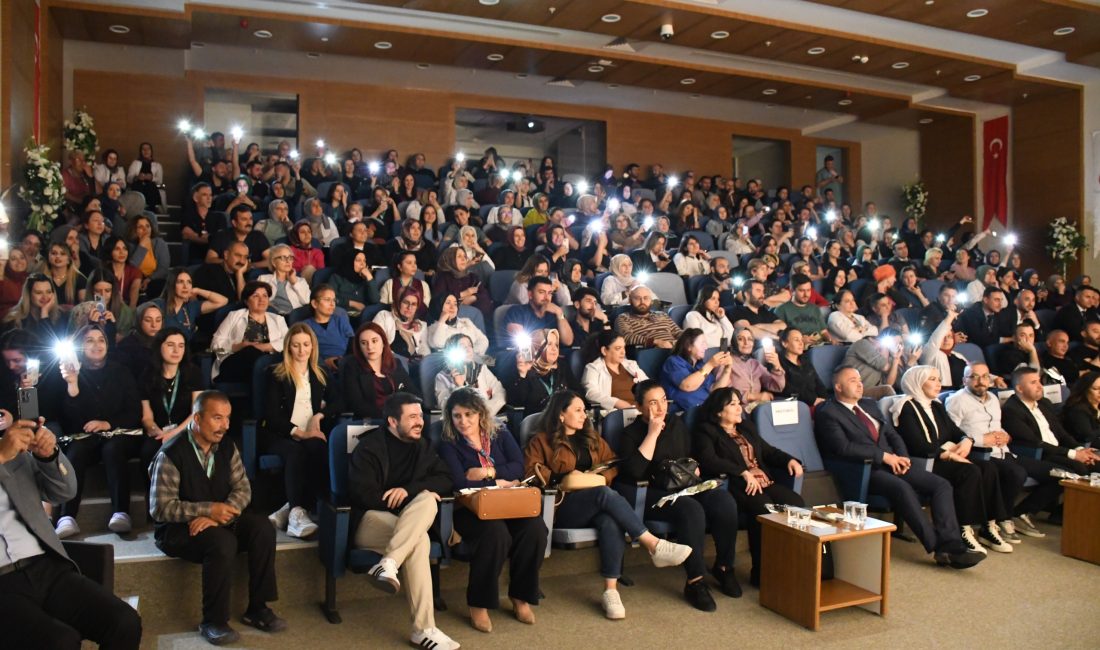 Yozgat Şehir Hastanesi’nde düzenlenen programda hemşire ve ebelerin emekleri vurgulandı,