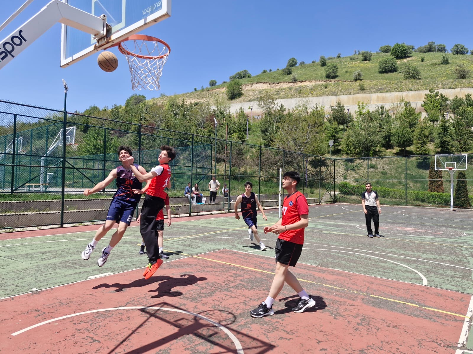 Gençlik ve Spor Bakanlığı tarafından düzenlenen "Sokaklar Bizim" 3×3 Basketbol