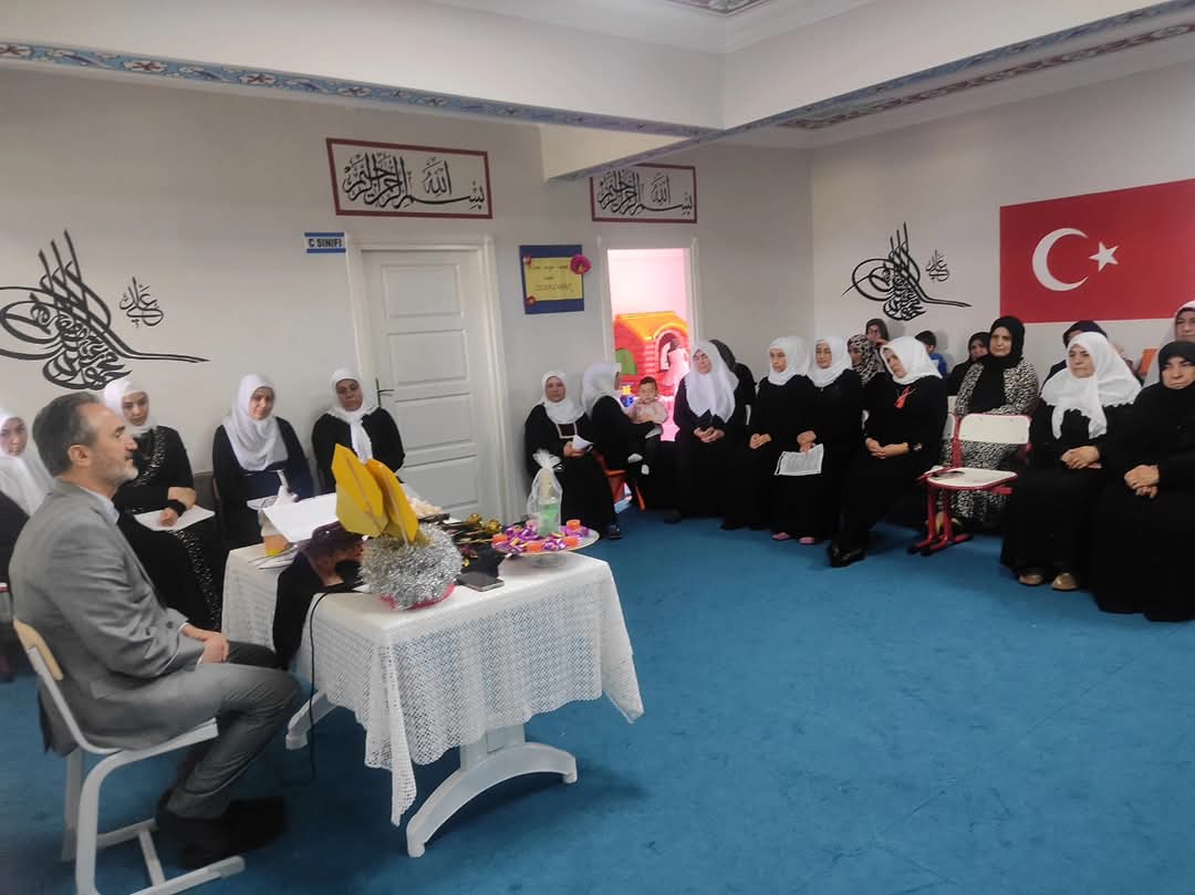 2025 yılında kutsal topraklara gidecek hacı adaylarına yönelik düzenlenen Hac