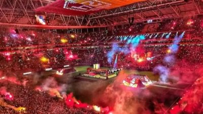 Süper Lig'in 34. haftasında Sivasspor’u 4-1’le geçen Galatasaray, Fenerbahçe’nin Beşiktaş’a