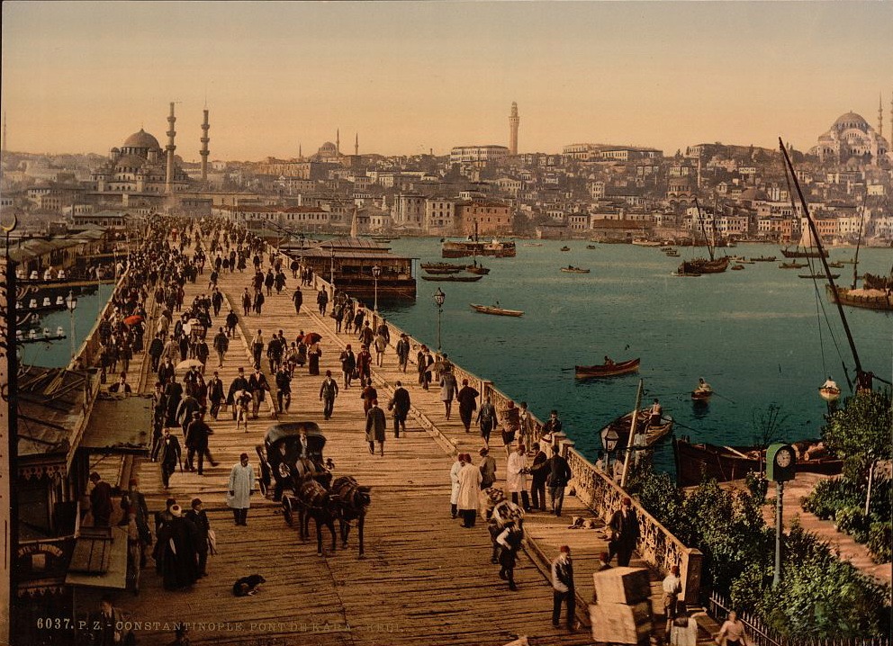 İstanbul, iki kıtayı birbirine bağlayan, tarihi ve kültürel zenginliğiyle dünya