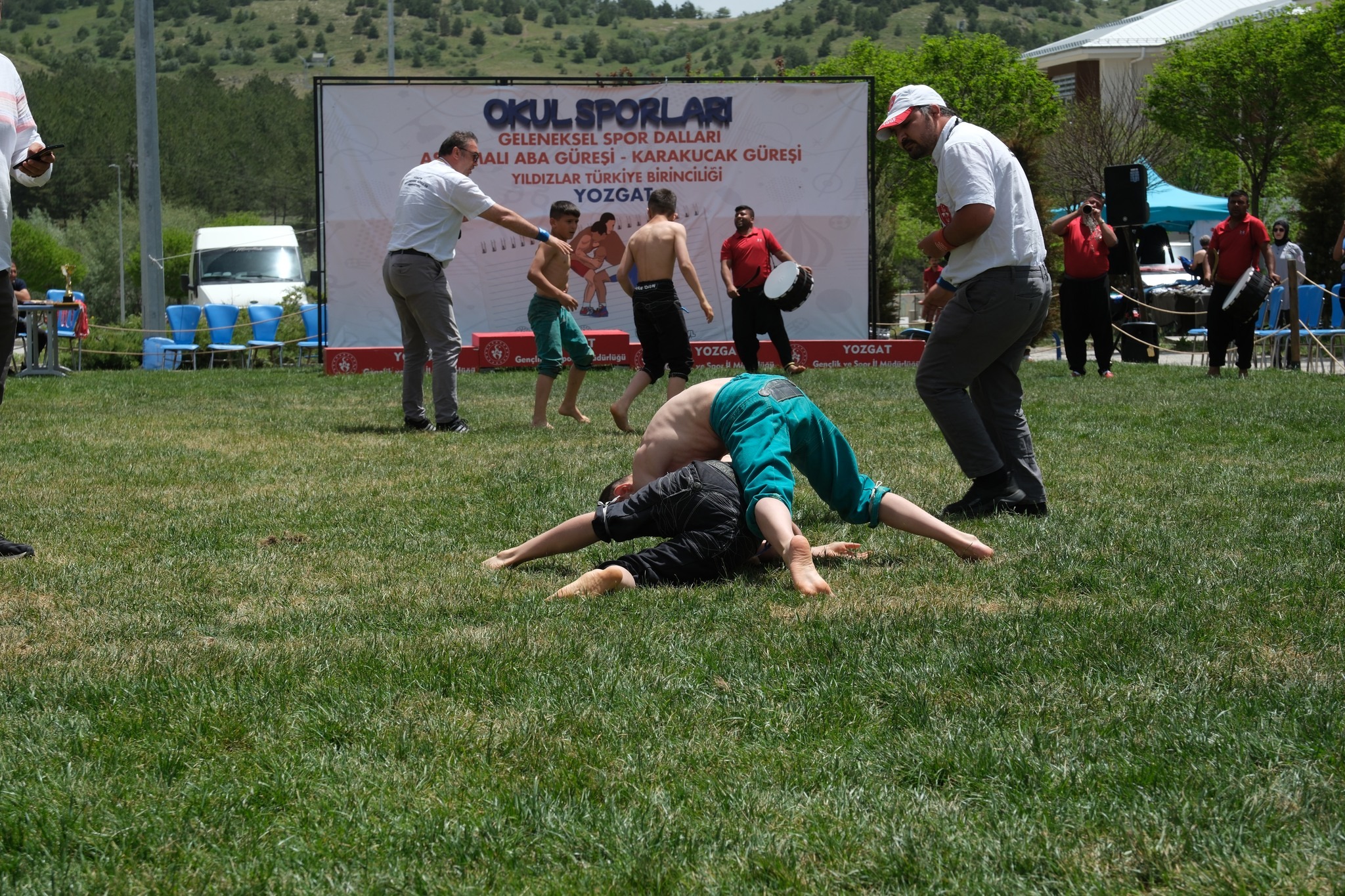 Yozgat Er Meydanı’nda düzenlenen Karakucak Güreşi Yıldızlar Türkiye Birinciliği’nde 38