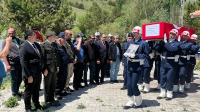Akdağmadeni Hüyükalanı Köyü’nde son yolculuğuna uğurlanan Kıbrıs Gazisi Ali Çalışkan