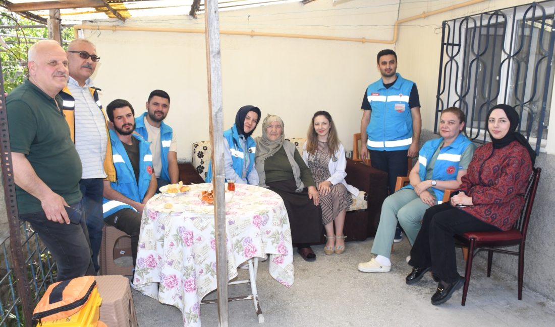 Yozgat’ta 114 yaşına giren Makbule Ekinci’ye doğum günü sürprizi yapıldı.