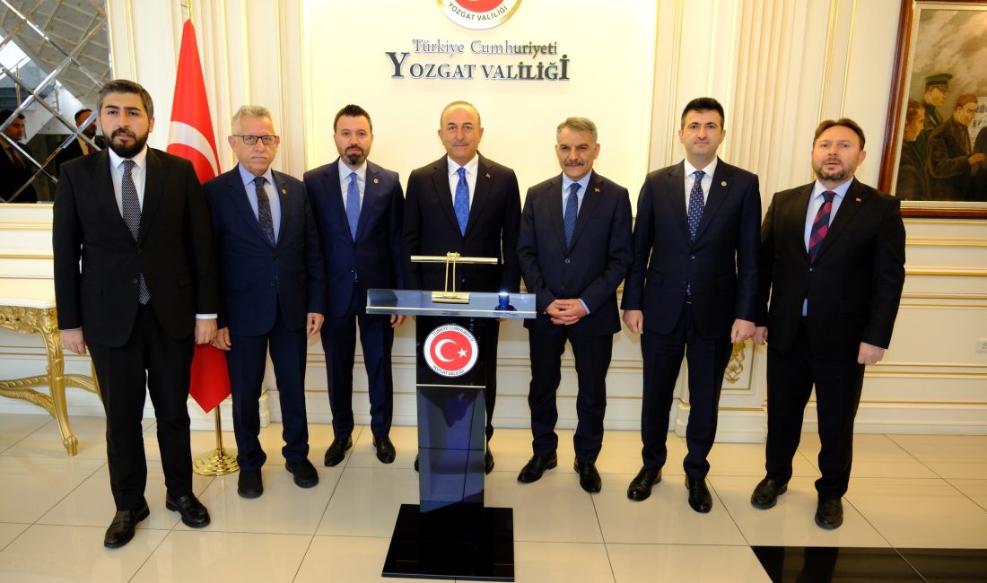AK Parti Antalya Milletvekili Mevlüt Çavuşoğlu, AK Parti İzmir Milletvekili