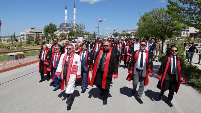Yozgat Bozok Üniversitesi’nde 2024-2025 akademik yılını tamamlayan öğrenciler için coşkulu
