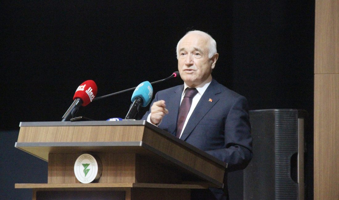 Yozgat Bozok Üniversitesi’nde düzenlenen panelde konuşan TBMM eski Başkanı Cemil