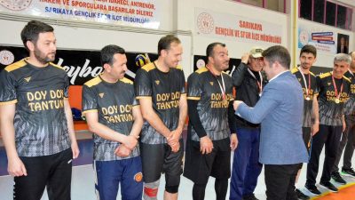 Sarıkaya Kaymakamı Ahmet Nuri Demir ve Belediye Başkanı Osman Gözan'ın