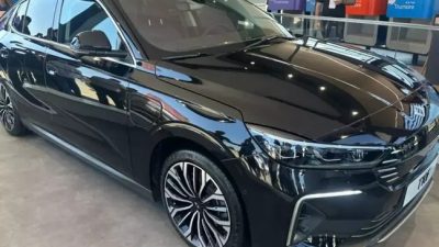 Togg, C araç segmentindeki yeni modeli T10F'i TEKNOFEST'te sergileyerek, elektrikli