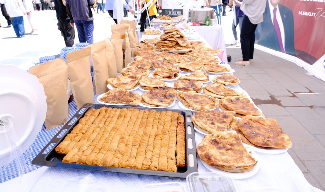 21-27 Mayıs Türk Mutfağı Haftası kapsamında Yozgat Cumhuriyet Meydanı’nda düzenlenen