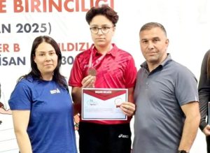 Yozgatlı Betül Zehra Karadavut, Türkiye Şampiyonası’nda güreş branşında Türkiye 3.’sü