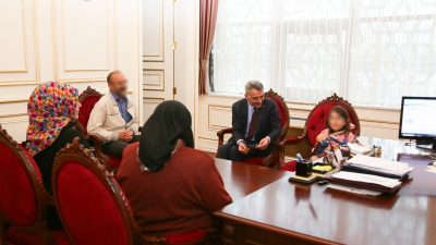 Yozgat Valisi Mehmet Ali Özkan, halk günü buluşmaları kapsamında vatandaşlarla
