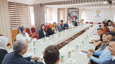 AK Parti Yozgat İl Başkanlığı ev sahipliğinde düzenlenen Genişletilmiş Siyasi