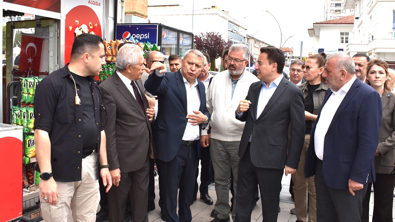 DEVA Partisi Genel Başkanı Ali Babacan, Yozgat’ta esnaf ziyaretleri gerçekleştirdi,
