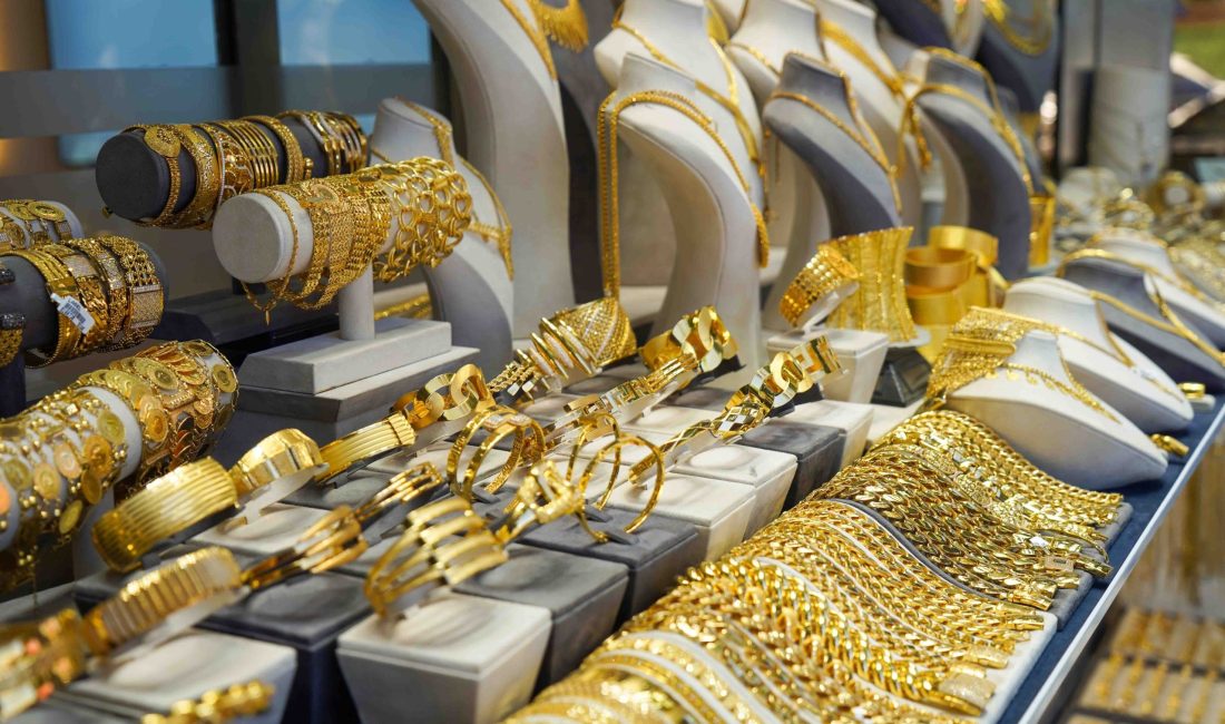 Küresel gerilimlerin azalması ve doların güçlenmesi, güvenli liman olarak bilinen