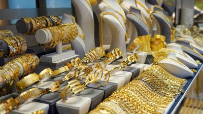 Küresel gerilimlerin azalması ve doların güçlenmesi, güvenli liman olarak bilinen