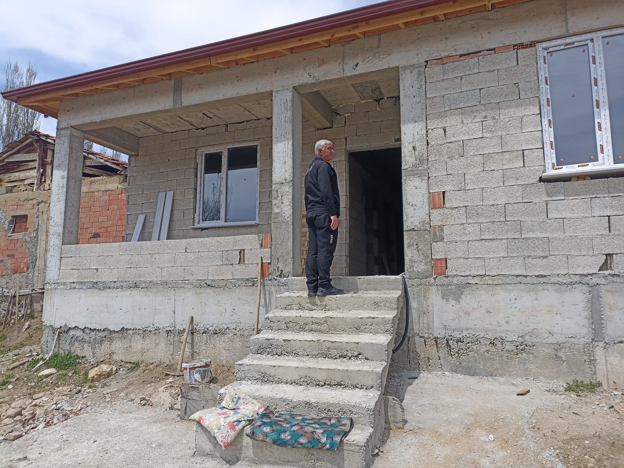 Tokat’ın Sulusaray ilçesinde meydana gelen deprem sonrası, Yozgat’ın Kadışehri ilçesindeki