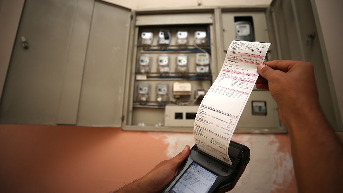 Türkiye'de dün elektrik tüketimi 915 bin 851 megavatsaatle üretimin üzerine