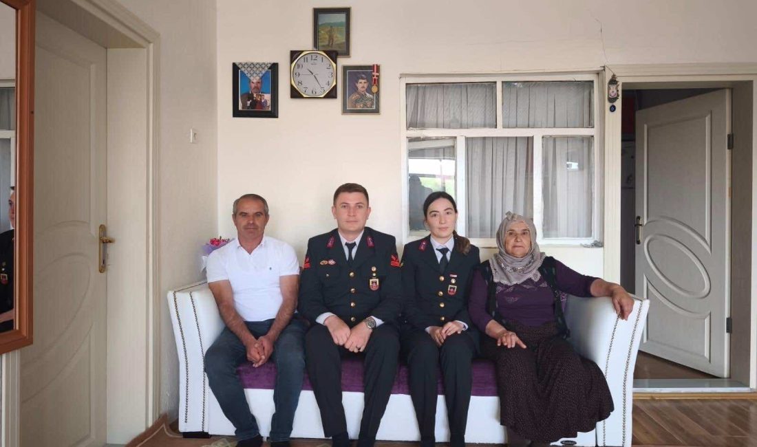 Yozgat İl Jandarma Komutanlığı ekipleri, Anneler Günü kapsamında şehit annelerini