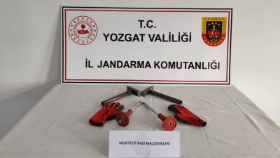 Yozgat Merkez İlçe Jandarma Komutanlığı, kaçak kazı yaparken suçüstü yakalanan