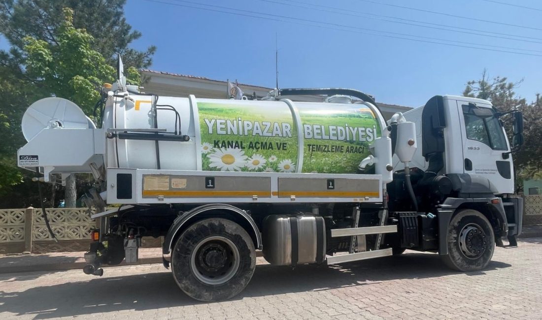 Yenipazar Belediye Başkanı Mustafa Özer, kanal temizleme aracına yeni ekipman