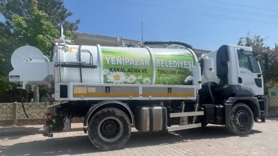 Yenipazar Belediye Başkanı Mustafa Özer, kanal temizleme aracına yeni ekipman